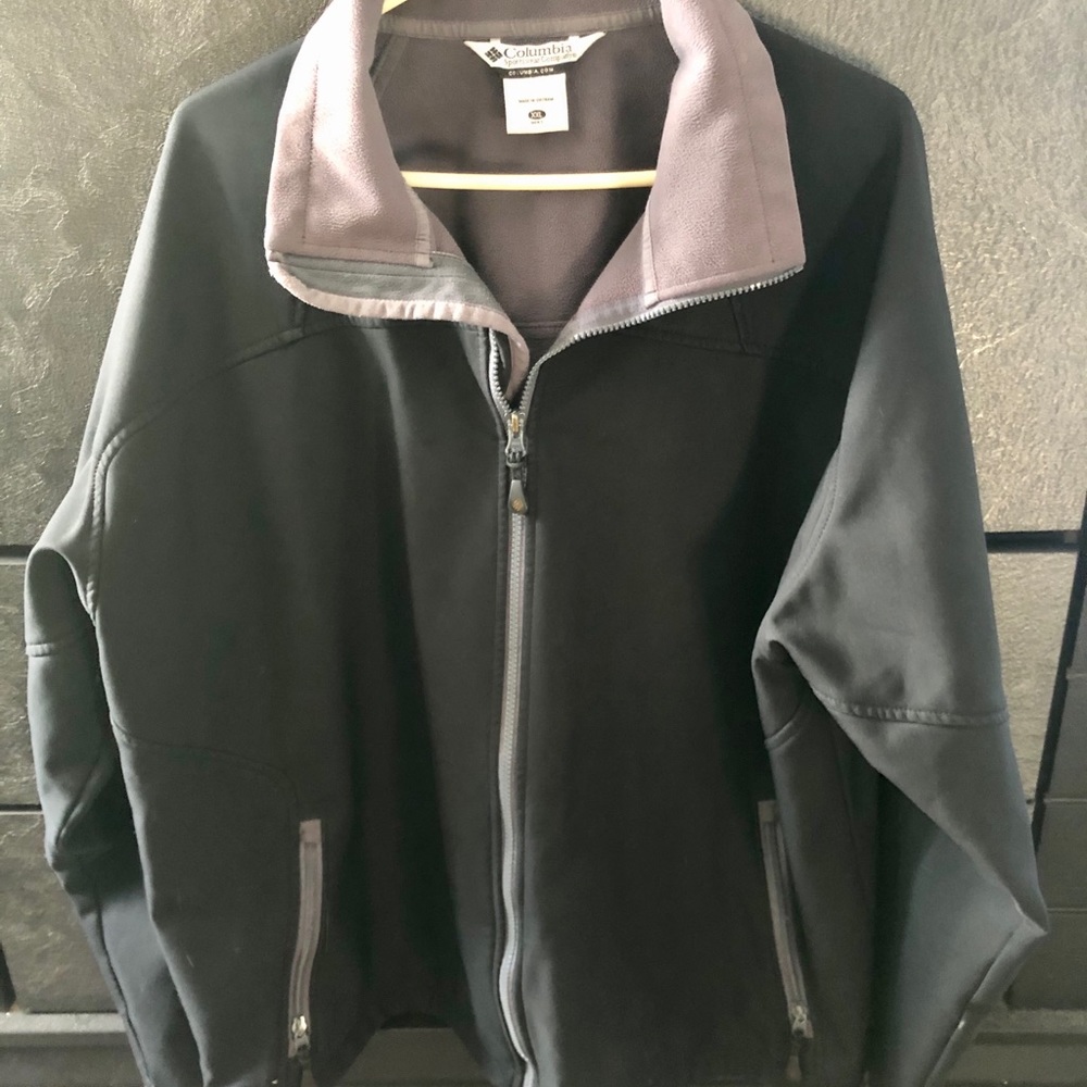 Men’s black Columbia Jacket - gently used